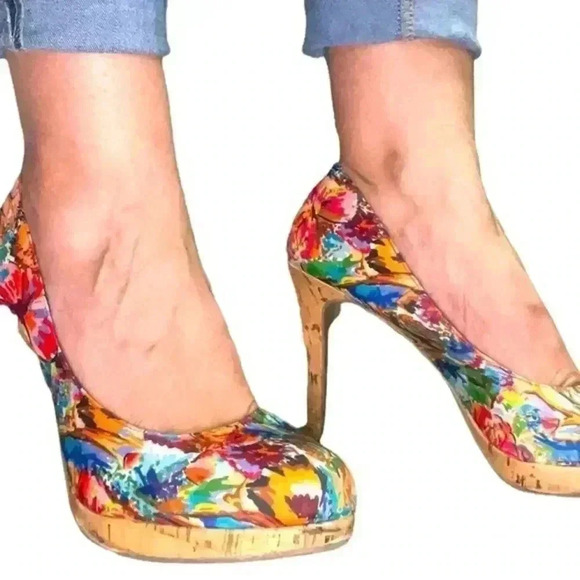 FIONII BEAUTIFUL FLOWER STILETTOS ⬇️PRICE DROP⬇️. - Picture 2 of 4